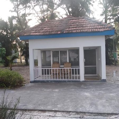 Kadmath Beach Resort Kadmath Island Екстер'єр фото