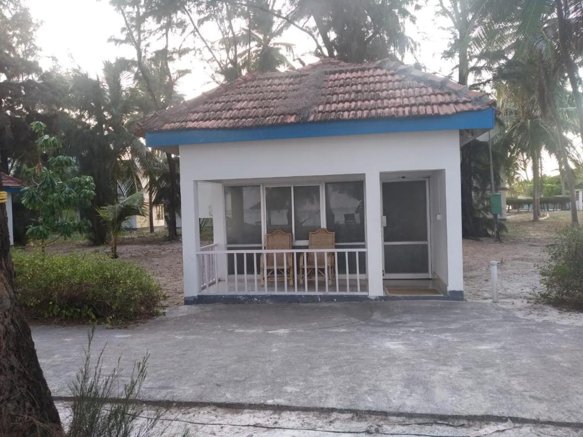 Kadmath Beach Resort Kadmath Island Екстер'єр фото